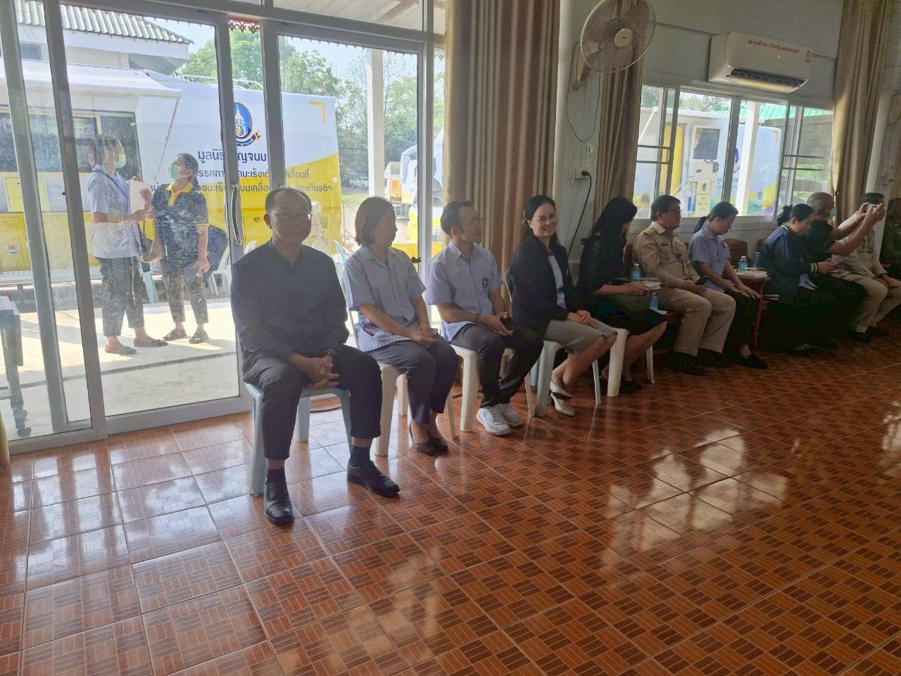 สพอ.บุ่งคล้า ร่วมกิจกรรมโครงการคัดกรองมะเร็งเต้านมโดยเครื่องเอกซเรย์เต้านมเคลื่อนที่ (Mammogram) ในสตรีกลุ่มเสี่ยงและผู้ด้อยโอกาส